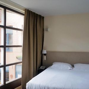 Economy Kamer met een King Size Bed in een Bijgebouw